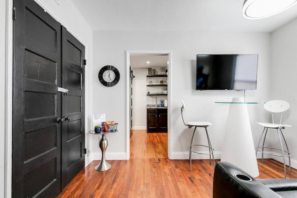 Charming, Happy 1-bed Oasis: Rva Retreat Awaits! Apartment *